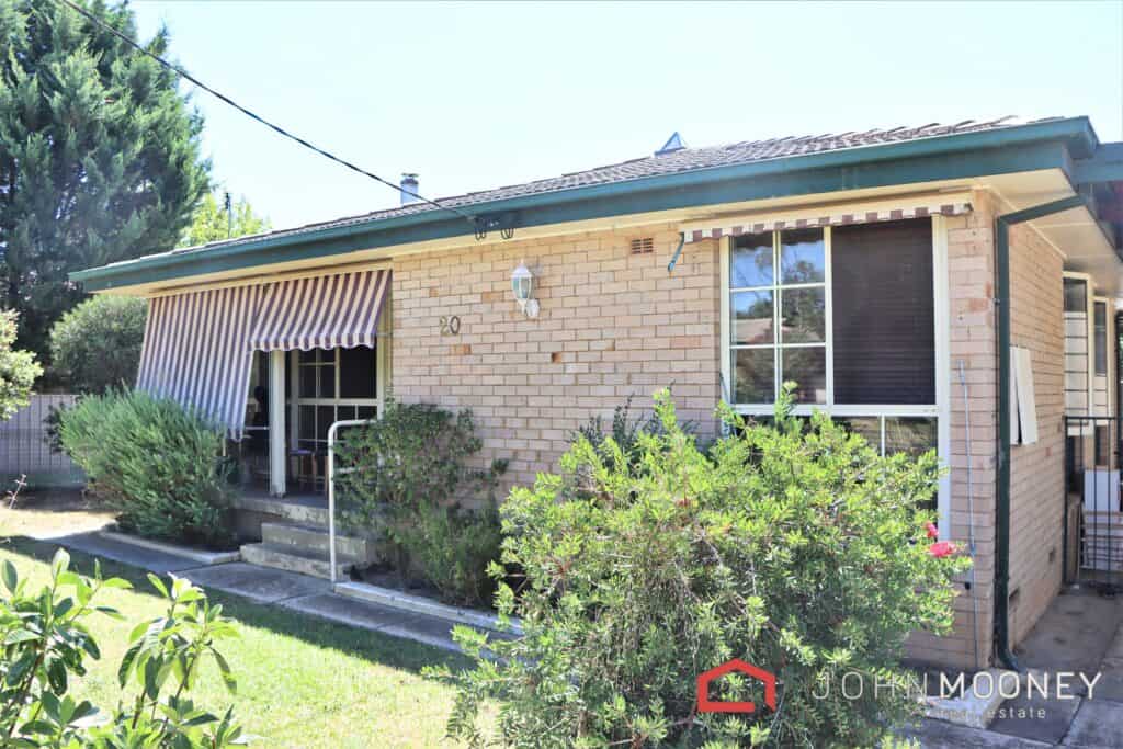 20 Chifley Crescent, Kooringal NSW 2650, Kooringal - Image 1