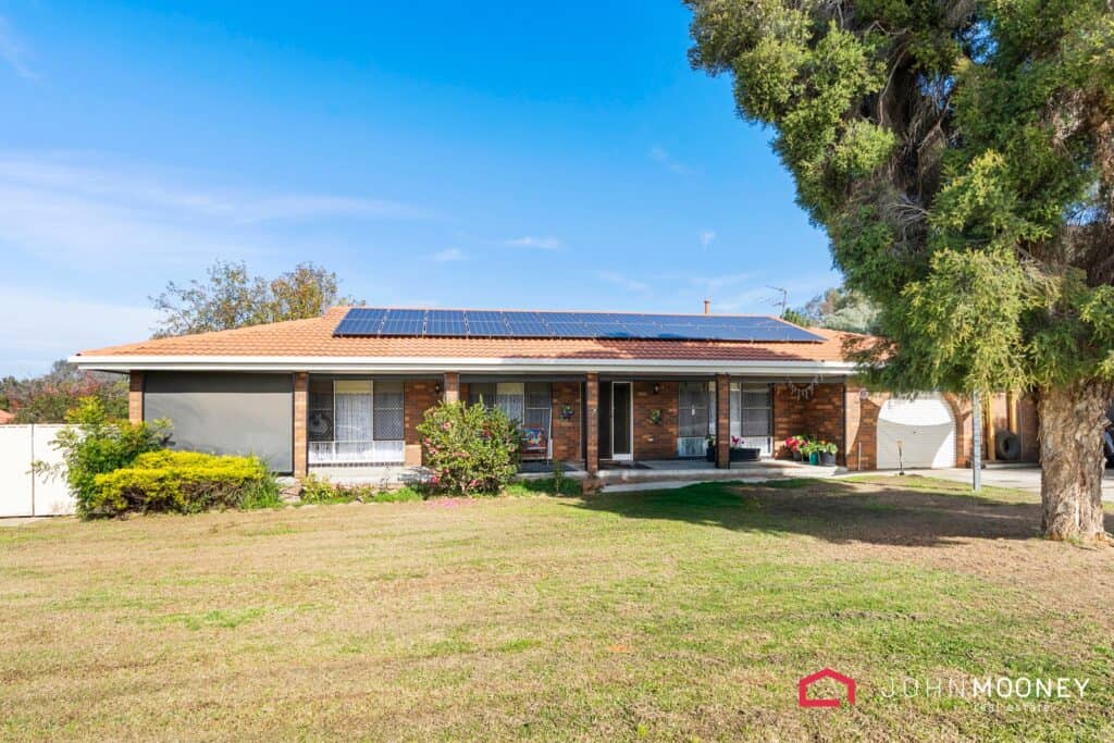 2 Pinaroo Drive, Glenfield Park NSW 2650, Glenfield Park - Image 1