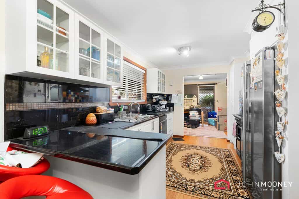 2 Pinaroo Drive, Glenfield Park NSW 2650, Glenfield Park - Thumbnail 3